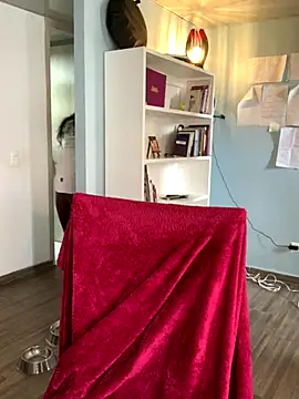 Snapshot of Canneela chatting on 10-22-25, 04:07 Canneela online show from 10-22-25, 04:07