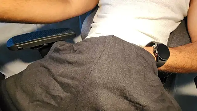 Snapshot of catt18 chatting on 09-13-25, 02:50 catt18 online show from 09-13-25, 02:50