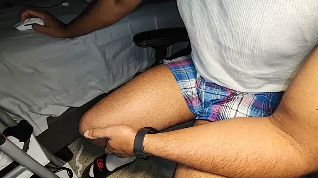 Snapshot of catt18 chatting on 11-12-25, 03:56 catt18 online show from 11-12-25, 03:56