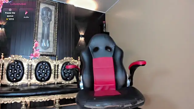 Snapshot of Natasha_clifford chatting on 10-24-25, 07:21 Natasha clifford online show from 10-24-25, 07:21