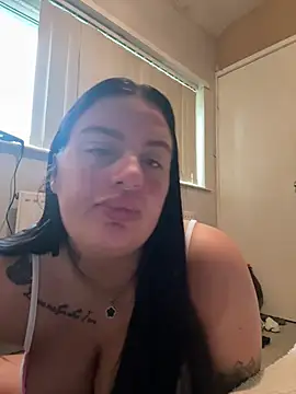 Snapshot of Victoriasteel chatting on 02-19-26, 11:28 Victoriasteel online show from 02-19-26, 11:28