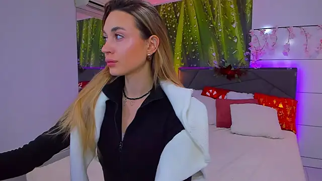 Snapshot of AlexaWilds chatting on 01-12-26, 06:40 AlexaWilds online show from 01-12-26, 06:40