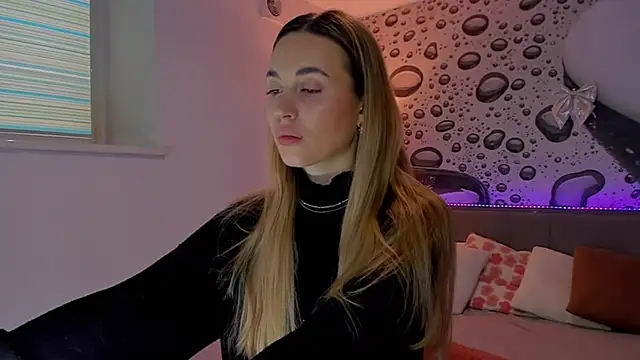 Snapshot of AlexaWilds chatting on 02-20-26, 06:26 AlexaWilds online show from 02-20-26, 06:26