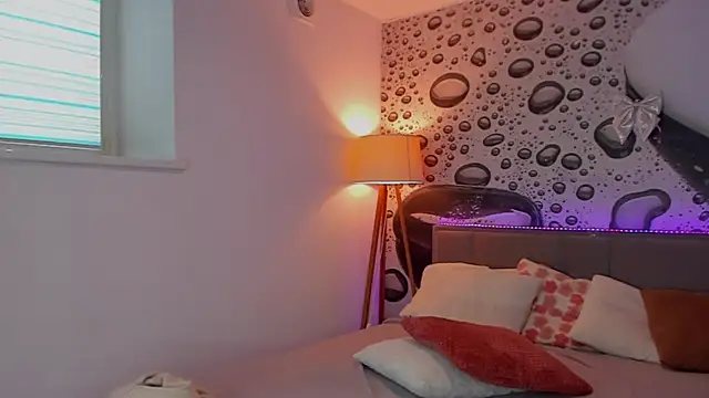 Snapshot of AlexaWilds chatting on 02-21-26, 12:06 AlexaWilds online show from 02-21-26, 12:06