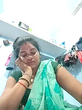 Snapshot of Rashi_cut chatting on 09-14-25, 11:26 Rashi cut online show from 09-14-25, 11:26