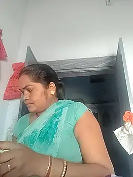 Snapshot of Rashi_cut chatting on 09-17-25, 04:14 Rashi cut online show from 09-17-25, 04:14
