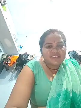 Snapshot of Rashi_cut chatting on 09-17-25, 05:36 Rashi cut online show from 09-17-25, 05:36
