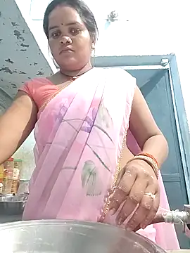 Snapshot of Rashi_cut chatting on 09-21-25, 01:13 Rashi cut online show from 09-21-25, 01:13