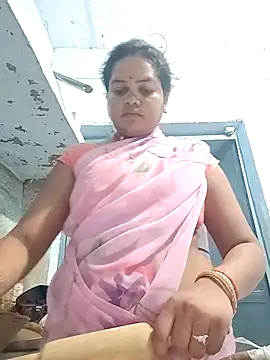 Snapshot of Rashi_cut chatting on 09-22-25, 02:02 Rashi cut online show from 09-22-25, 02:02