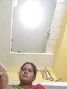 Snapshot of Rashi_cut chatting on 10-13-25, 01:16 Rashi cut online show from 10-13-25, 01:16