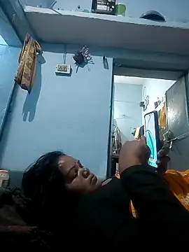Snapshot of Rashi_cut chatting on 10-16-25, 12:11 Rashi cut online show from 10-16-25, 12:11