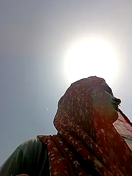 Snapshot of Sapna9685 chatting on 10-08-25, 06:33 Sapna9685 online show from 10-08-25, 06:33