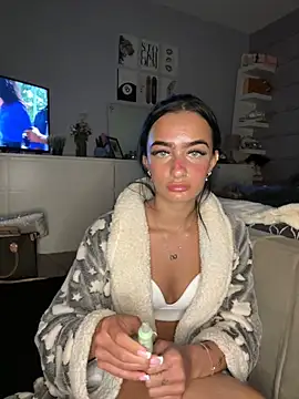 Spicy-Rosie20 online show from 04-12-26, 12:37