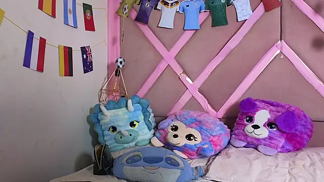 Sophia moo  online show from 06-23-26, 04:54