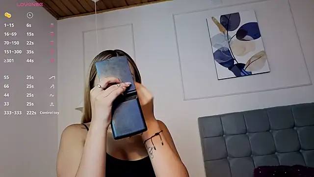 Snapshot of nikolevoshkie_ chatting on 01-13-26, 08:25 nikolevoshkie online show from 01-13-26, 08:25