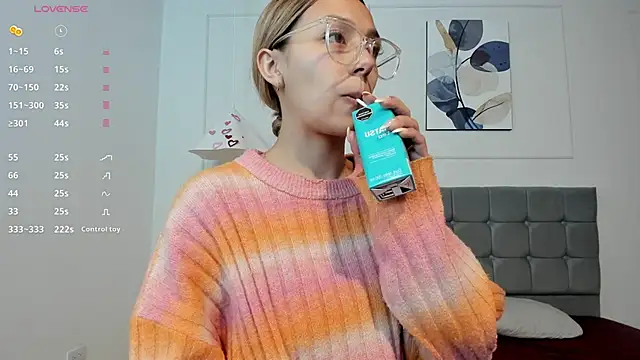 Snapshot of nikolevoshkie_ chatting on 02-16-26, 07:54 nikolevoshkie online show from 02-16-26, 07:54