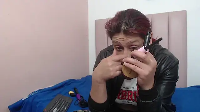 Chloe Wiild online show from 10-30-25, 03:41