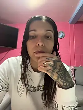 Snapshot of emperatrixsex chatting on 09-22-25, 02:24 emperatrixsex online show from 09-22-25, 02:24