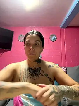 Snapshot of emperatrixsex chatting on 10-27-25, 02:48 emperatrixsex online show from 10-27-25, 02:48