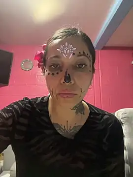 Snapshot of emperatrixsex chatting on 10-31-25, 02:34 emperatrixsex online show from 10-31-25, 02:34