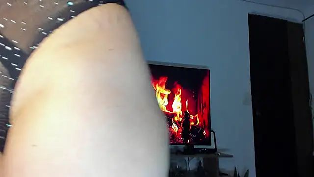 tianastone  online show from 12-04-25, 02:10