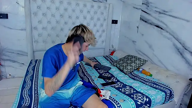 Ari and Storm online show from 09-19-25, 03:02