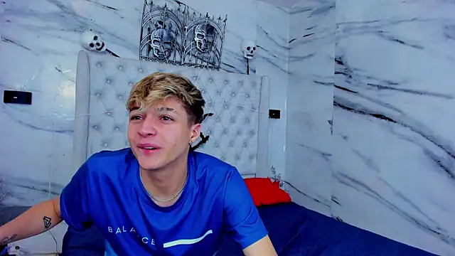 Ari and Storm online show from 11-08-25, 03:12