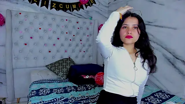 Ari and Storm online show from 04-06-26, 05:36