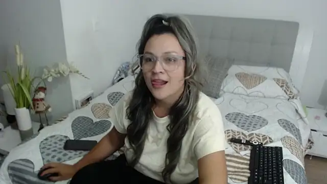 sophie lopez1 online show from 11-26-25, 11:28