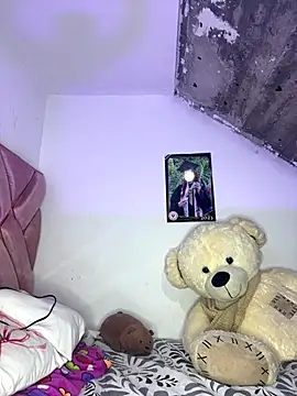 Snapshot of Melody_rouxxx chatting on 12-16-25, 12:04 Melody rouxxx online show from 12-16-25, 12:04