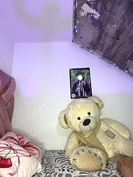 Snapshot of Melody_rouxxx chatting on 12-19-25, 12:06 Melody rouxxx online show from 12-19-25, 12:06