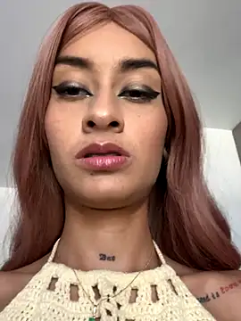 Snapshot of SunshineLizzy chatting on 09-10-25, 02:39 SunshineLizzy online show from 09-10-25, 02:39