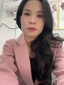 Snapshot of Baby-mmm chatting on 11-21-25, 04:55 Baby-mmm online show from 11-21-25, 04:55