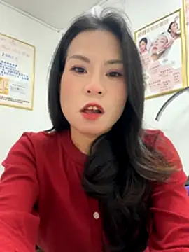 Snapshot of Baby-mmm chatting on 12-14-25, 12:43 Baby-mmm online show from 12-14-25, 12:43