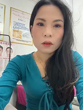 Snapshot of Baby-mmm chatting on 03-17-26, 04:06 Baby-mmm online show from 03-17-26, 04:06
