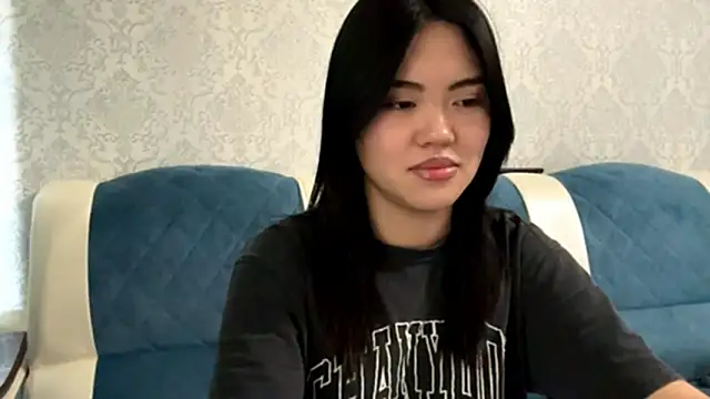 Snapshot of MIMIMary chatting on 09-19-25, 10:05 MIMIMary online show from 09-19-25, 10:05