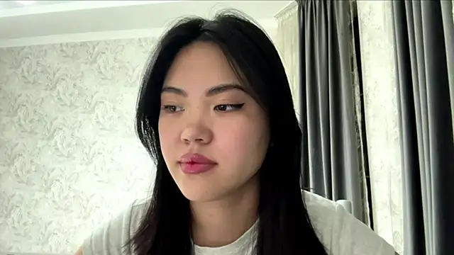 Snapshot of MIMIMary chatting on 10-17-25, 01:25 MIMIMary online show from 10-17-25, 01:25