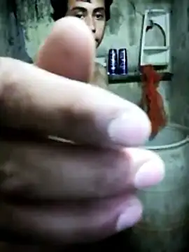 Snapshot of lalop221 chatting on 04-06-26, 02:42 lalop221 online show from 04-06-26, 02:42