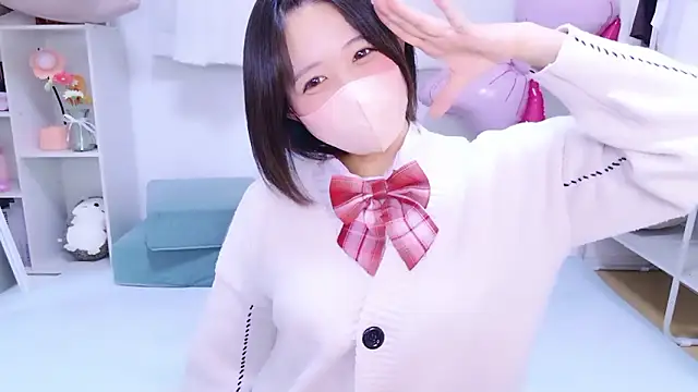 Hinata Sun online show from 04-11-26, 09:13