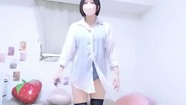 Hinata Sun online show from 04-23-26, 12:04