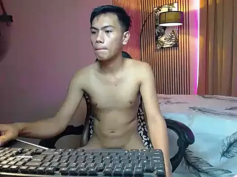 Snapshot of alex_cummer chatting on 10-22-25, 02:39 alex cummer online show from 10-22-25, 02:39