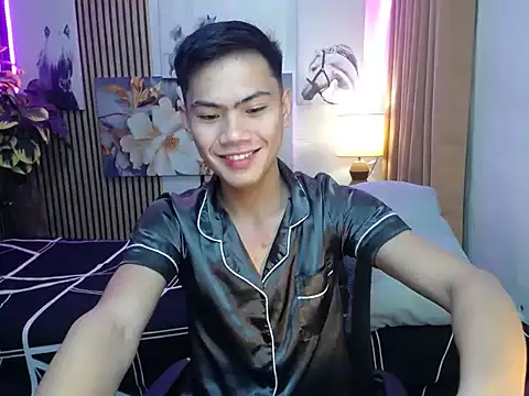 Snapshot of alex_cummer chatting on 12-13-25, 08:36 alex cummer online show from 12-13-25, 08:36