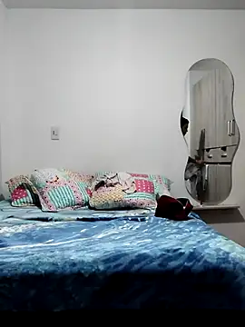 mia mancinii online show from 07-19-26, 07:56