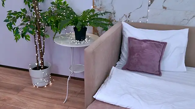 AmadaReine online show from 01-15-26, 04:11