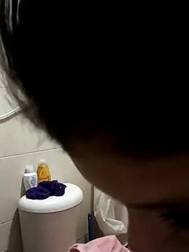 Snapshot of LunaAndOrion chatting on 10-05-25, 12:53 LunaAndOrion online show from 10-05-25, 12:53