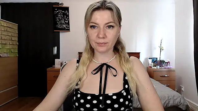 ParadiseAlina online show from 04-24-26, 05:59