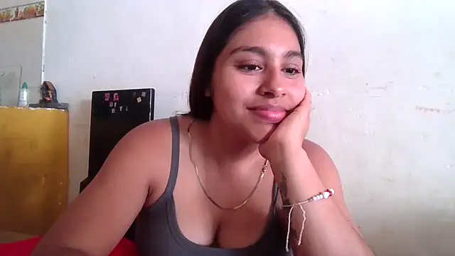 Snapshot of zairabreze chatting on 10-09-25, 04:05 zairabreze online show from 10-09-25, 04:05