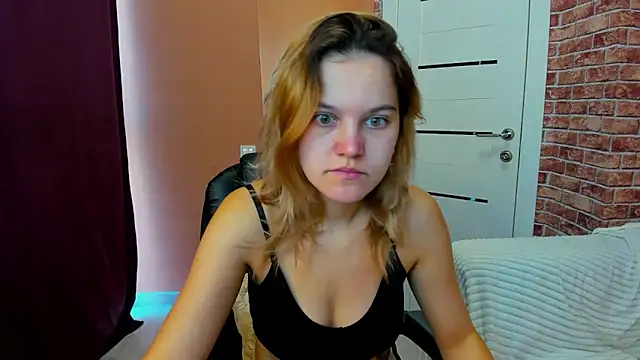 Snapshot of Hot___Jess chatting on 10-08-25, 03:04 Hot Jess online show from 10-08-25, 03:04