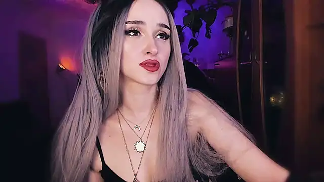 Snapshot of MistressJolie chatting on 03-11-25, 02:54 MistressJolie online show from 03-11-25, 02:54