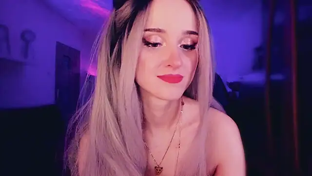 Snapshot of MistressJolie chatting on 01-08-26, 04:26 MistressJolie online show from 01-08-26, 04:26